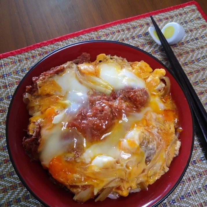 コンビーフ玉丼